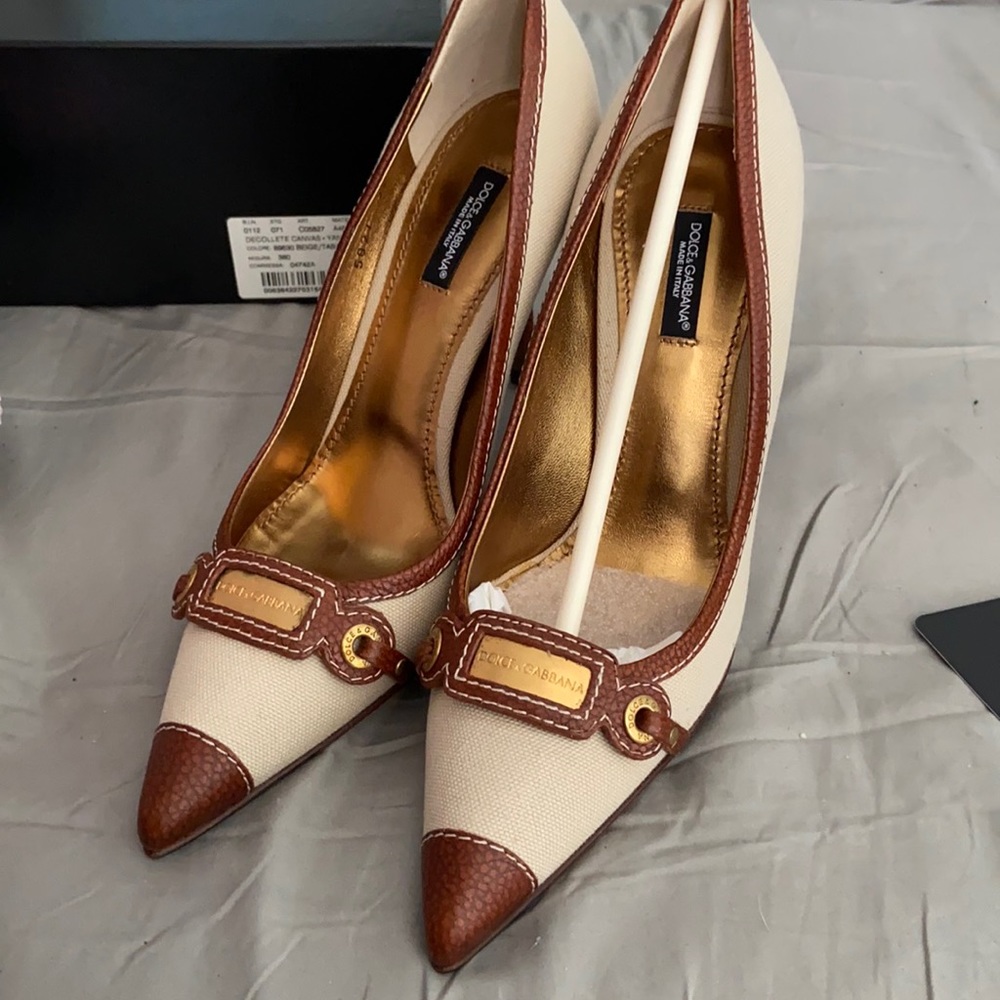 Dolce Gabbana Limited addition size 38 pump